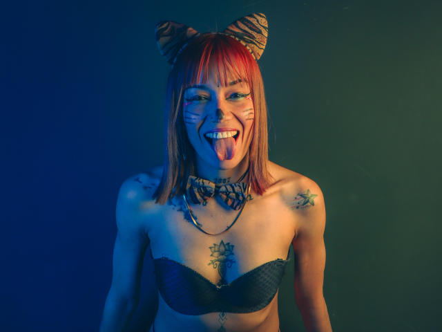 VeronicaSmyth - Live Sex Cam - 12747640