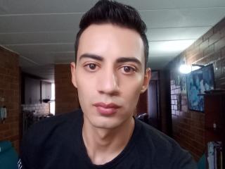 Luciano69 - Sexe cam en vivo - 12763832