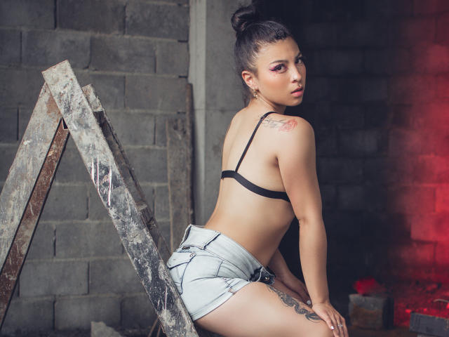 LaurynBloom - Live sex cam - 12779460