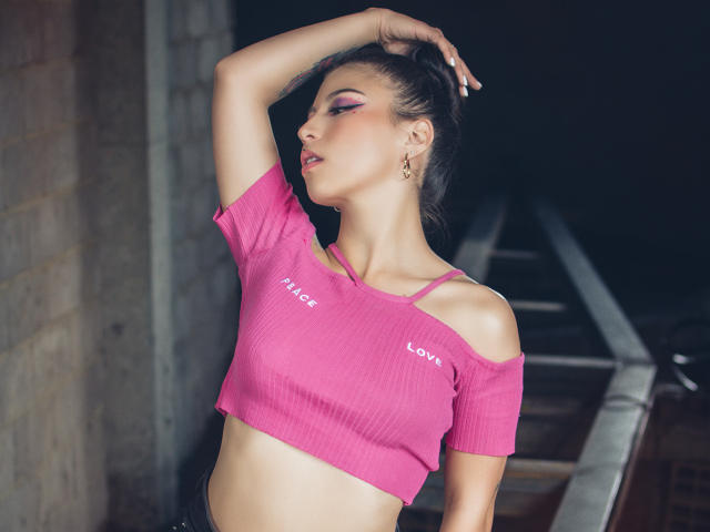 LaurynBloom - Live porn &amp; sex cam - 12779564