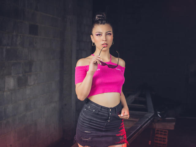 LaurynBloom - Live porn &amp; sex cam - 12779576