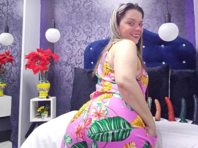 BiancaWild - сексуальная веб-камера в реальном времени - 12827340