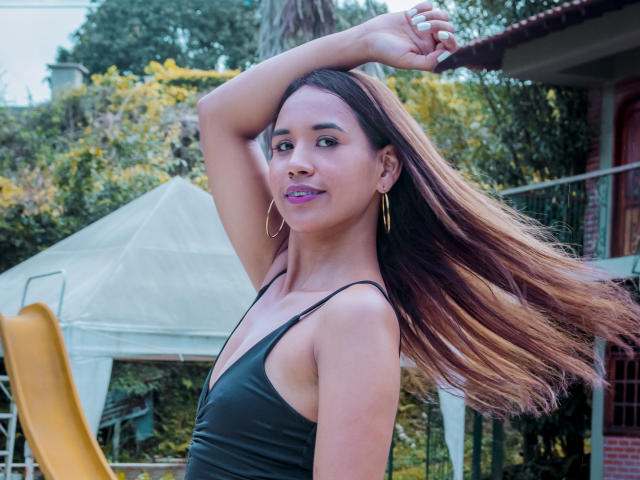 AliceeVega - Camera khiêu dâm &amp; quyến rũ trực tiếp - 12864408