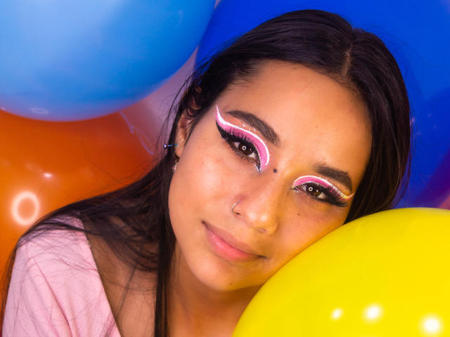 CharlotteWilliams - Live porn &amp; sex cam - 12898976