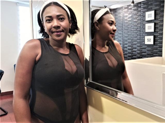 CorallHotty - פורנו בשידור חי ומצלמת סקס - 12902692