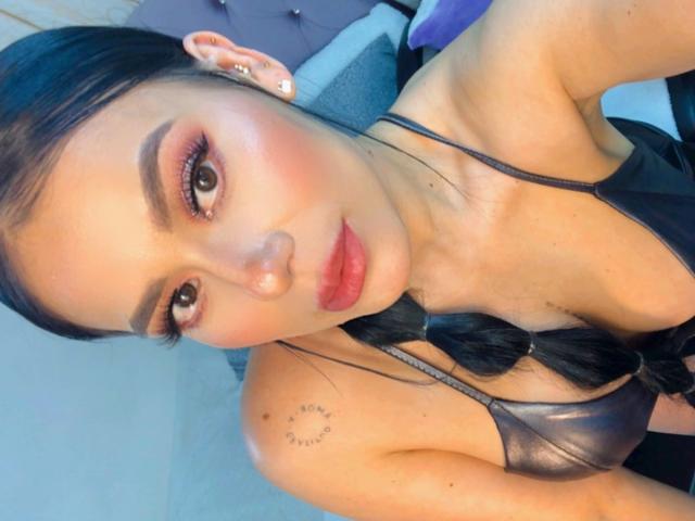 MiaSpencer - Live sex cam - 12935936
