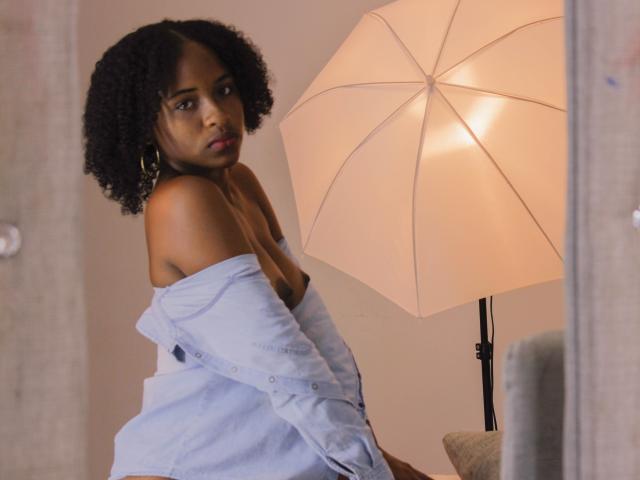 NiaThomas - Live sex cam - 12944992