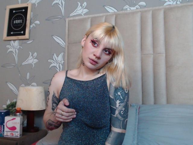 ZaraThompson - Live porn &amp; sex cam - 13020344