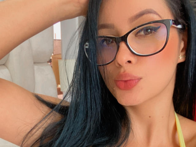 EmilyParkerr - Porno na żywo i seks kamera - 13047016