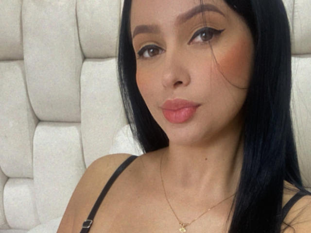 EmilyParkerr - сексуальная веб-камера в реальном времени - 13047124