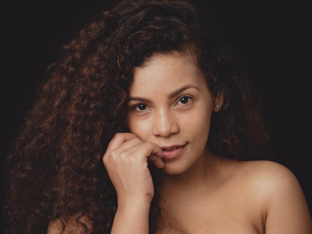 EbonyRose69 - Live sex cam - 13084052