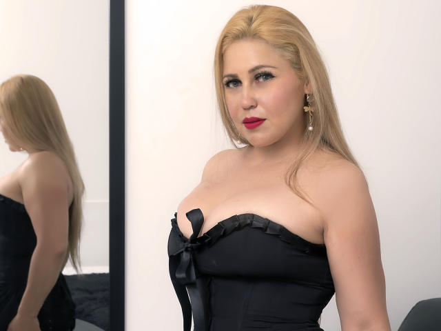 ArianaWilker - Sexe cam en vivo - 13098300