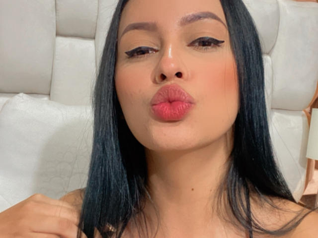 EmilyParkerr - Live porn &amp; sex cam - 13199196