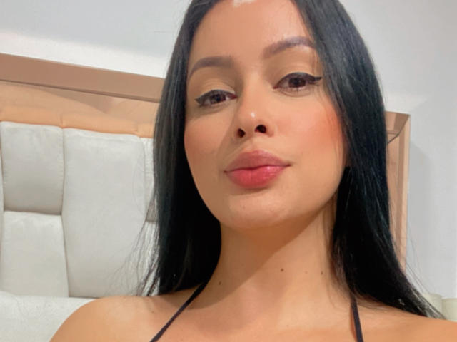 EmilyParkerr - Live porn &amp; sex cam - 13199208