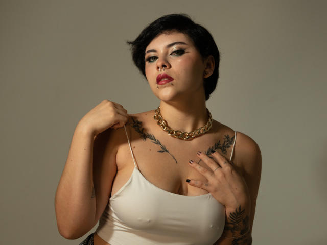 MissCharlottte - Live sex cam - 13222064