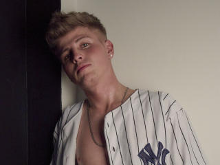 JustinYumy - Live sex cam - 13233192