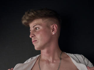 JustinYumy - Live sex cam - 13233252