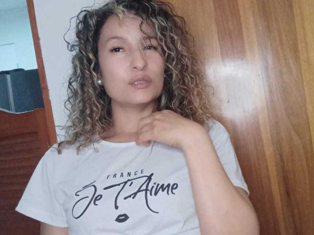 EroticSasha - Élő pornó és szexkamera - 13239108