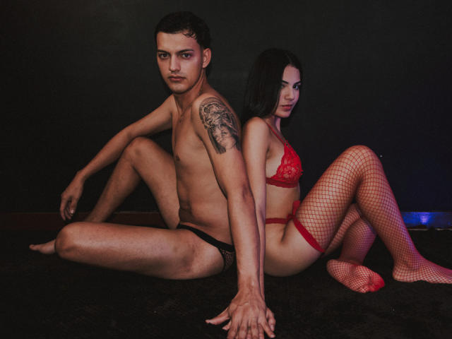 AustinAndNicolle - Live sex cam - 13242736