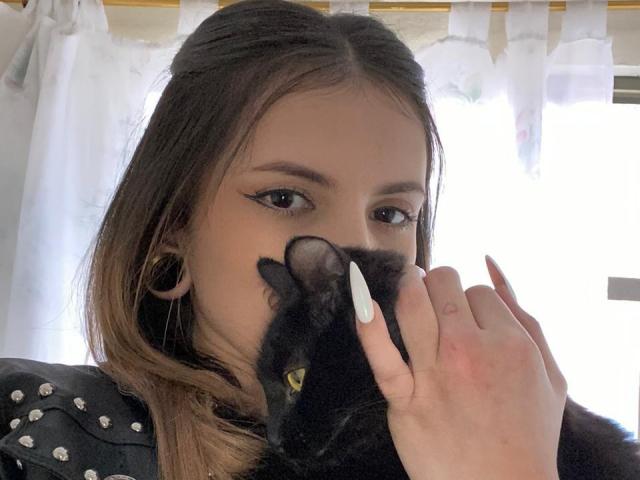 FiorellaStrong - Live sexe cam - 13283264