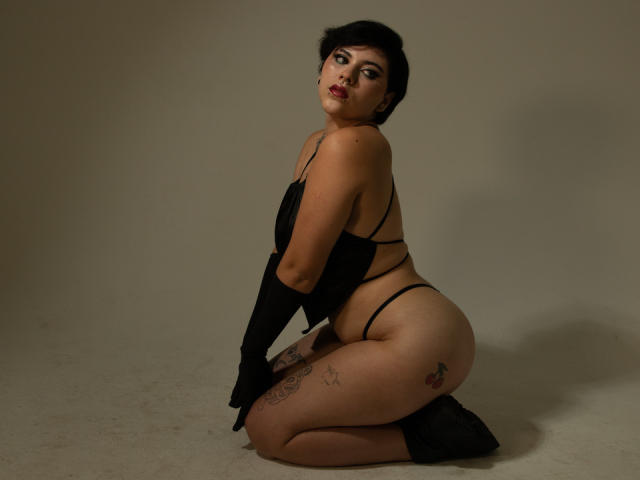 MissCharlottte - Live sexe cam - 13300280