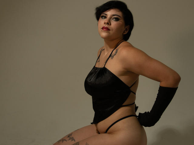 MissCharlottte - Live sexe cam - 13300284