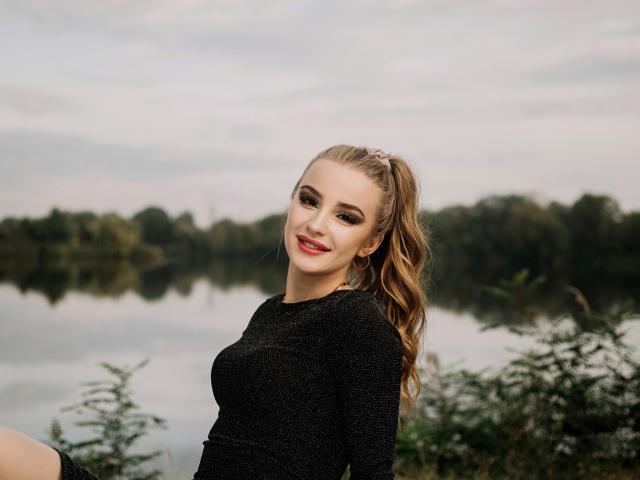 GynBerry - Live sex cam - 13343764