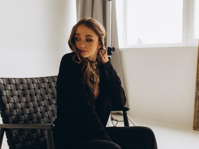 NatalieGrovs - Live Sex Cam - 13357124