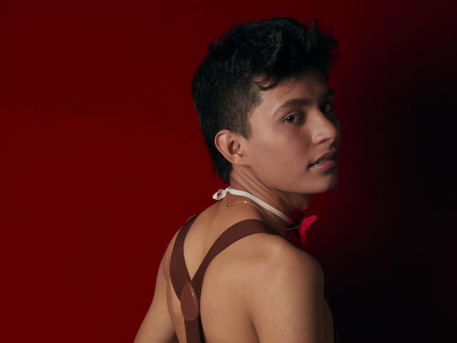 CalvinMatew - Live sex cam - 13369532