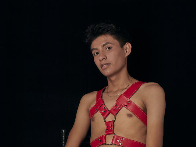 CalvinMatew - Live sex cam - 13369800