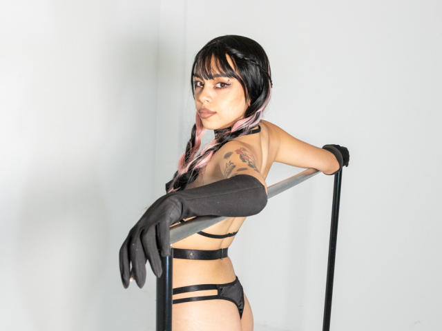 MissTomie - Live Sex Cam - 13424416