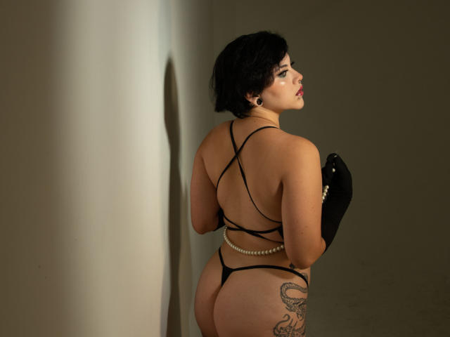 MissCharlottte - Live Sex Cam - 13424780