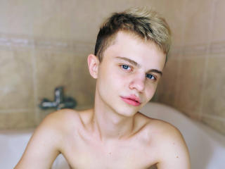 DanielClumps - Live porn &amp; sex cam - 13466428