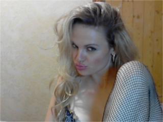 SweetSexyAngel - online chat sex with a fair hair Horny lady 