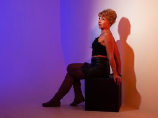 HollyIncredible - Live sexe cam - 13537884