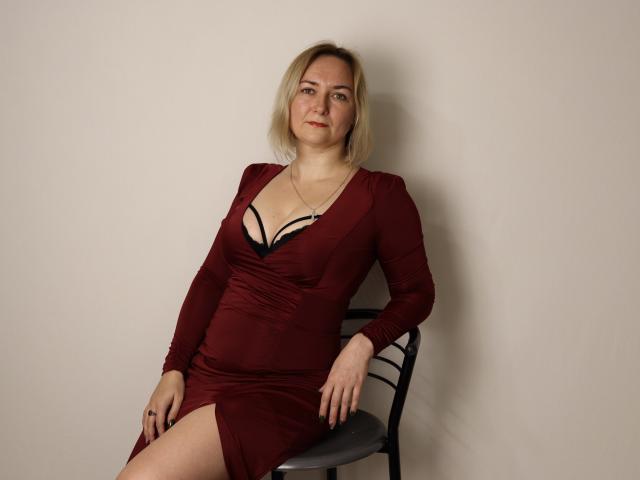 IvannaRich - Live Sex Cam - 13544536