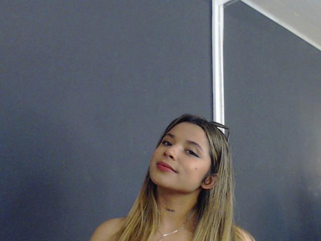 KateJolie - Live Sex Cam - 13552636