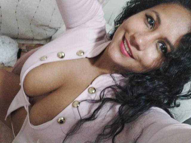 YiyaHot69 - Live sex cam - 13627420