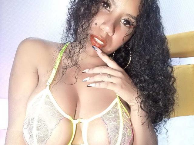 SerenaWillow - Live sex cam - 13629092