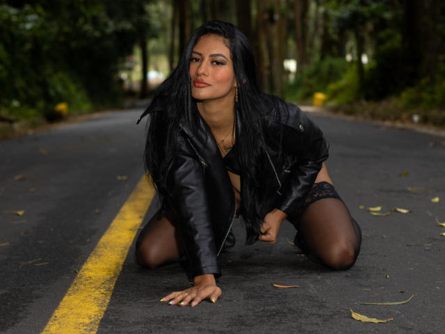 AlahiaMeyer - Live porn &amp; sex cam - 13639836