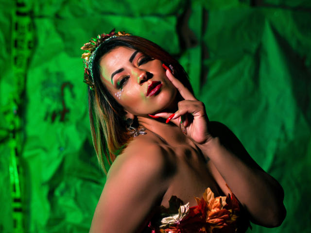 AlyssaSummers - Live sex cam - 13652920