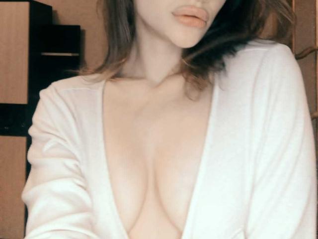 MiddleLegGoddess - Live Sex Cam - 13702288