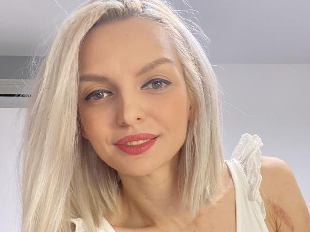 DouceAmelia - Camera khiêu dâm &amp; quyến rũ trực tiếp - 13715092