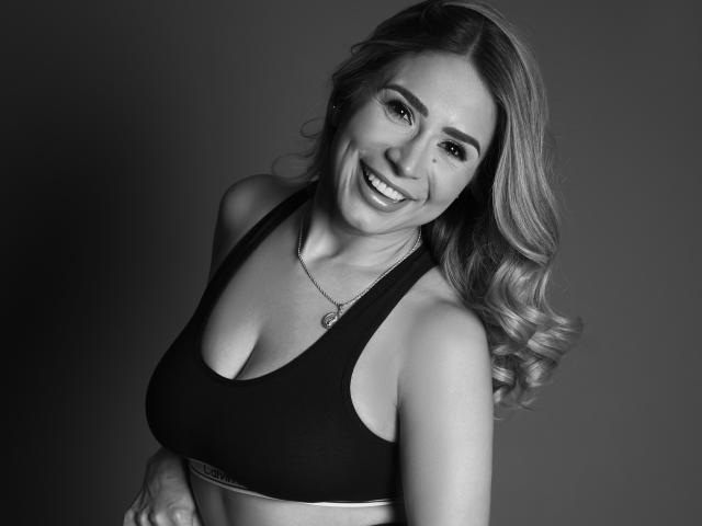 ValeriaSaenzHot - Live Sex Cam - 13718248