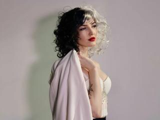 MiaHughes - Live sex cam - 13719284