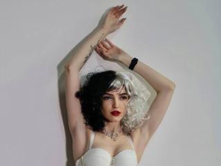 MiaHughes - Live Sex Cam - 13719288