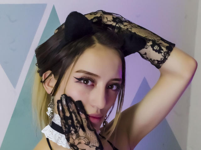 KiraSmilee - Live sex cam - 13729528