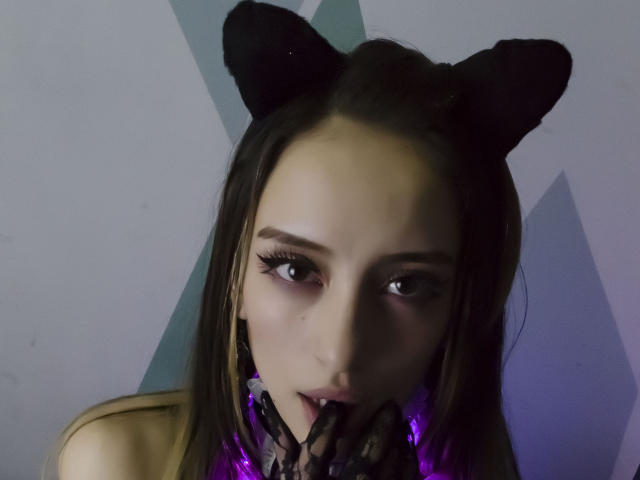 KiraSmilee - Live sex cam - 13729608