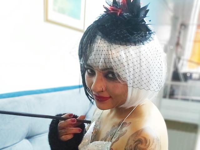 VeronaHellsing - Live sex cam - 13730340