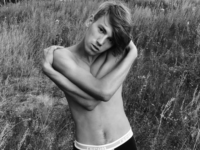 ArtiStreng - Live Sex Cam - 13735708